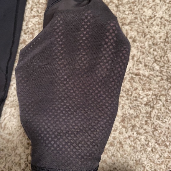 Black Lululemon leggings - Picture 3 of 3